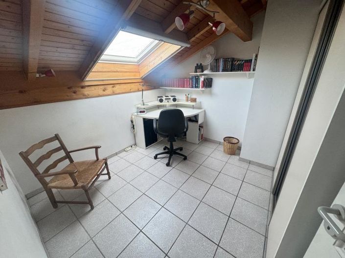 Image No.12-4 Bed House for sale