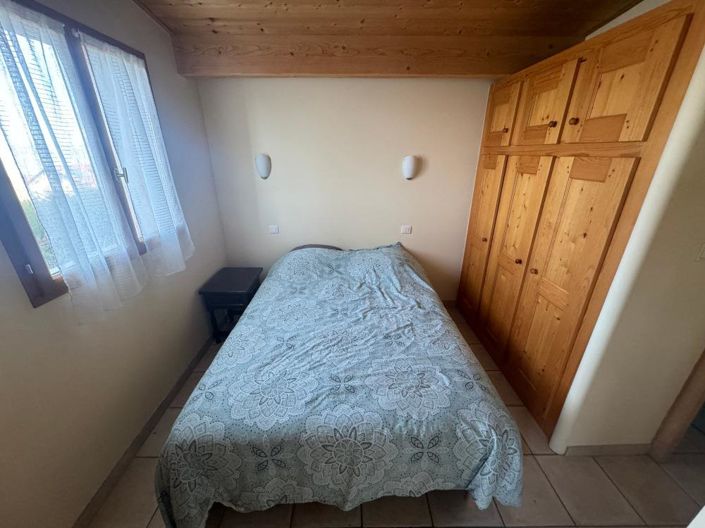 Image No.17-4 Bed House for sale