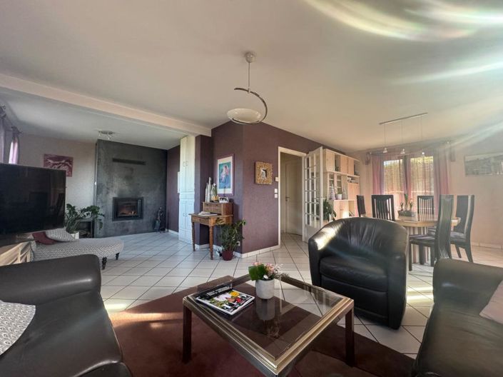 Image No.6-4 Bed House for sale