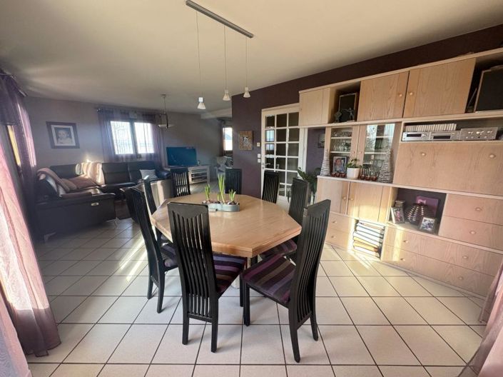 Image No.7-4 Bed House for sale