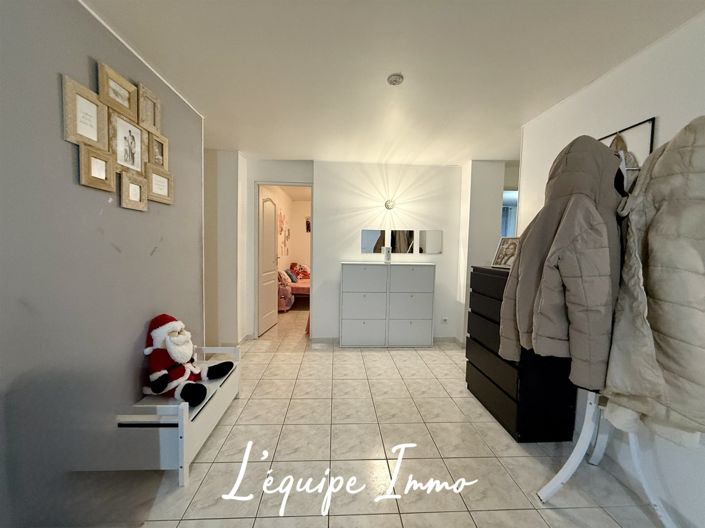 Image No.10-8 Bed House for sale