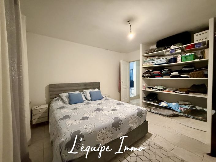 Image No.12-8 Bed House for sale