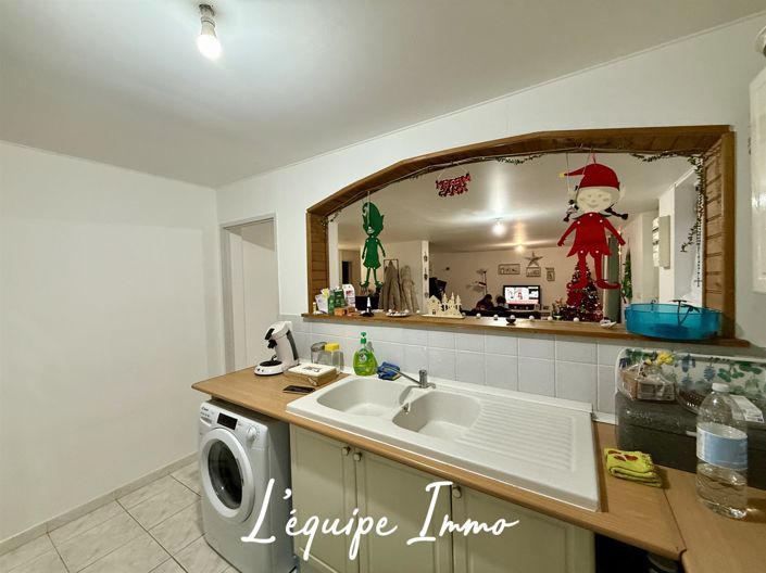 Image No.16-8 Bed House for sale