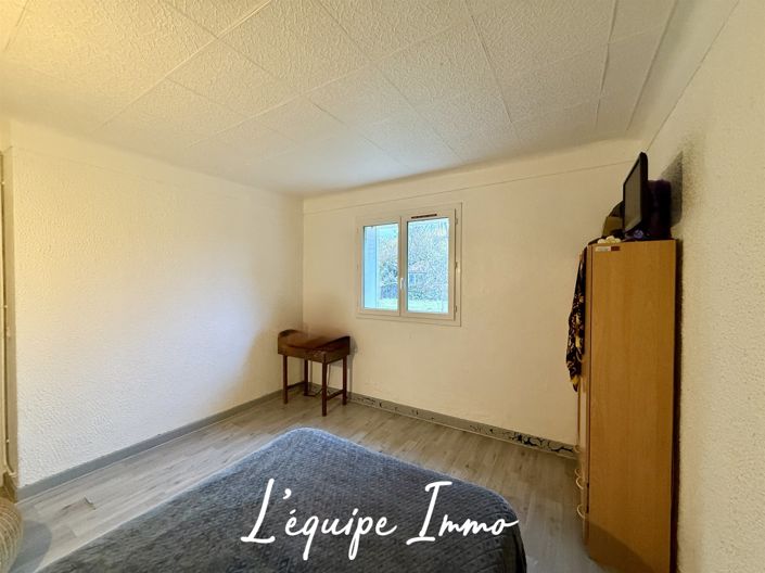 Image No.4-8 Bed House for sale