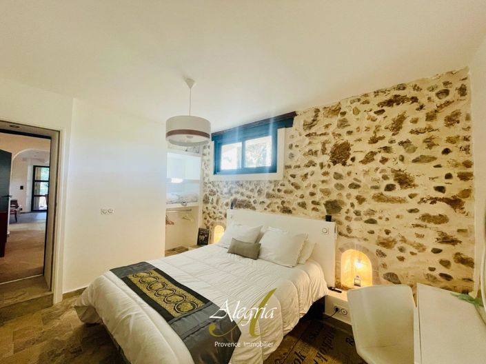 Image No.25-House for sale