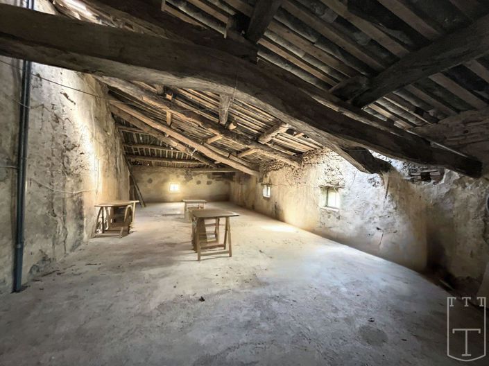 Image No.19-8 Bed House for sale