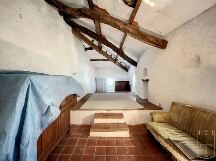 Image No.7-8 Bed House for sale