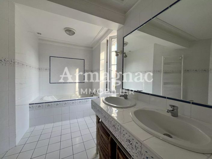 Image No.12-4 Bed House for sale