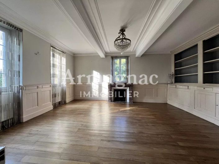 Image No.2-4 Bed House for sale