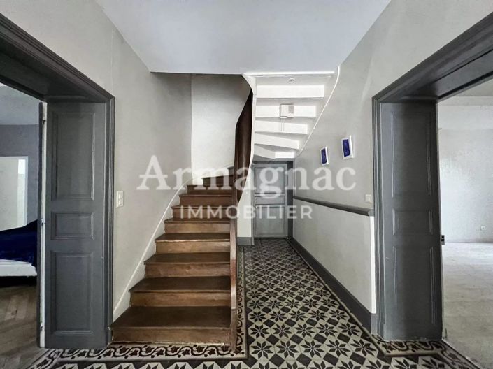 Image No.6-4 Bed House for sale