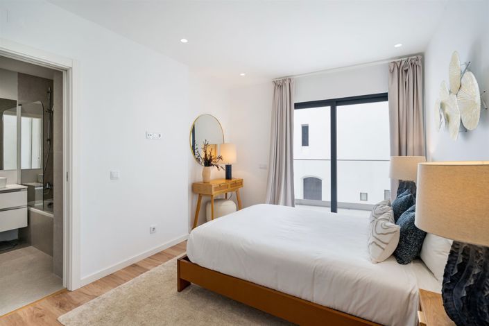 Image No.14-3 Bed Apartment for sale