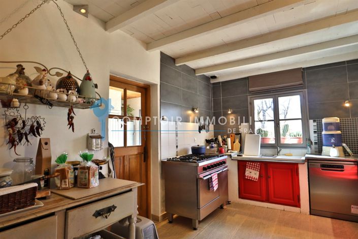 Image No.16-4 Bed House for sale