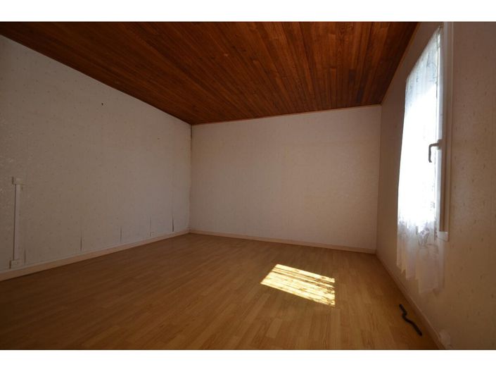 Image No.8-3 Bed House for sale