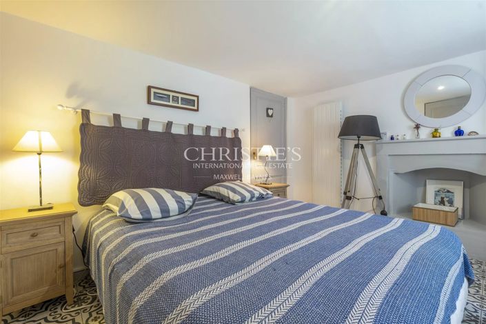 Image No.11-3 Bed House for sale