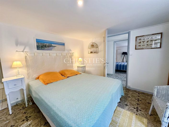 Image No.13-3 Bed House for sale