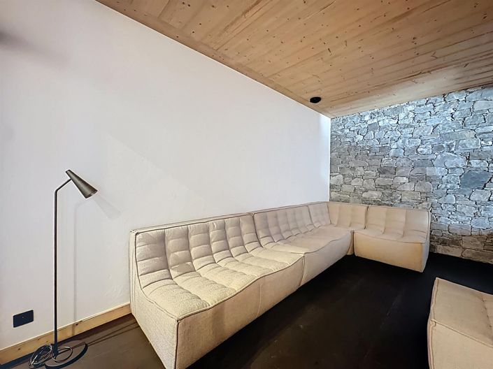 Image No.22-6 Bed House for sale