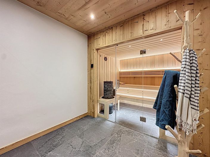 Image No.23-6 Bed House for sale