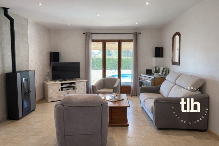 Image No.11-3 Bed House for sale