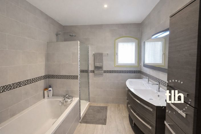 Image No.15-3 Bed House for sale