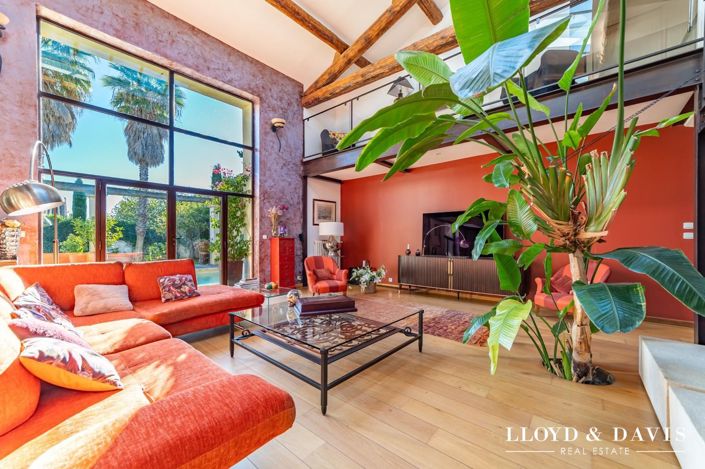 Image No.2-4 Bed House for sale