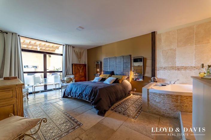 Image No.7-4 Bed House for sale