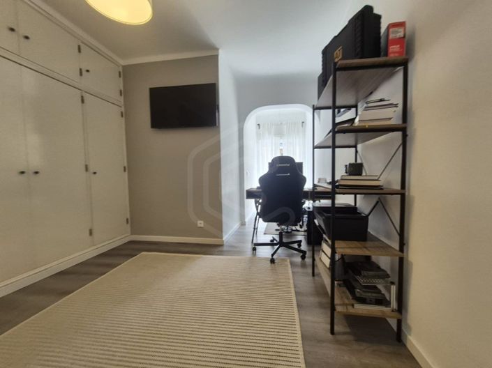 Image No.22-3 Bed Apartment for sale