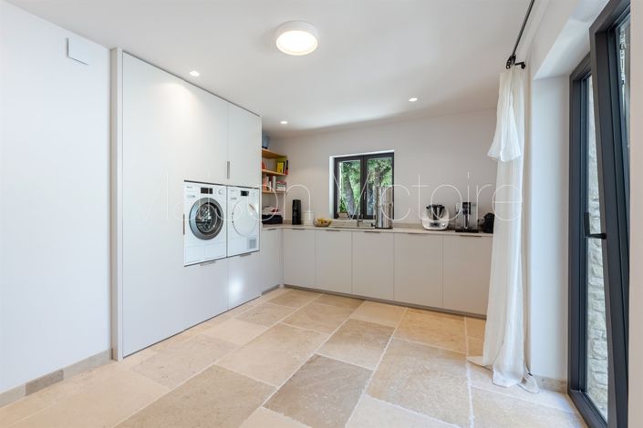 Image No.22-5 Bed House for sale