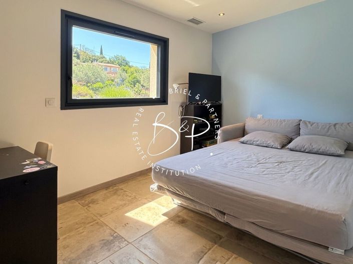 Image No.14-5 Bed House for sale