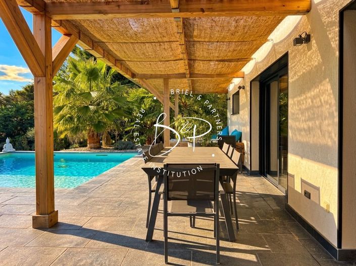 Image No.7-5 Bed House for sale