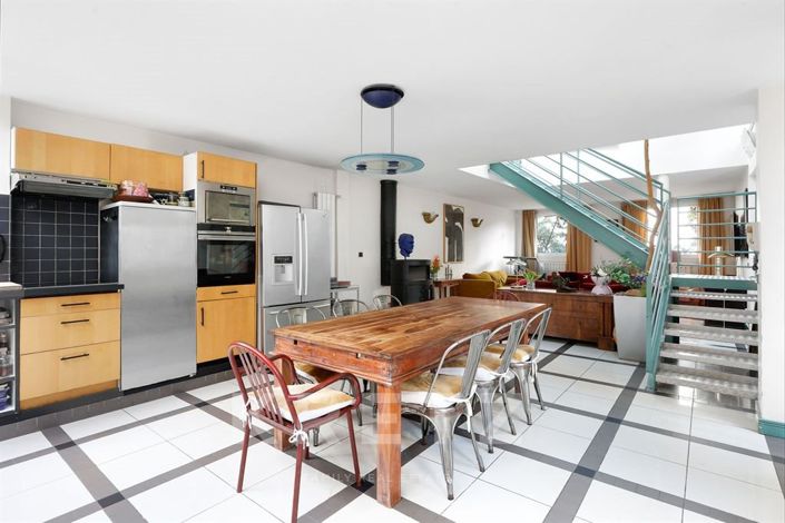 Image No.9-5 Bed House for sale