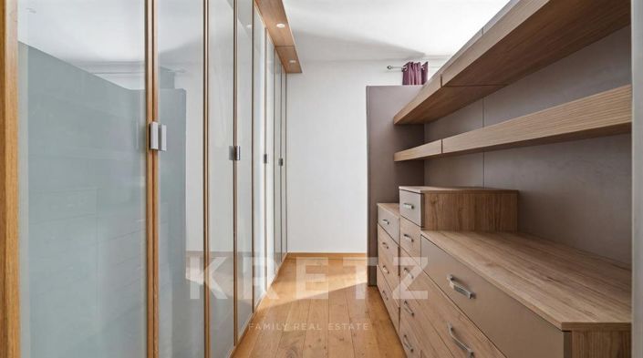 Image No.13-5 Bed House for sale