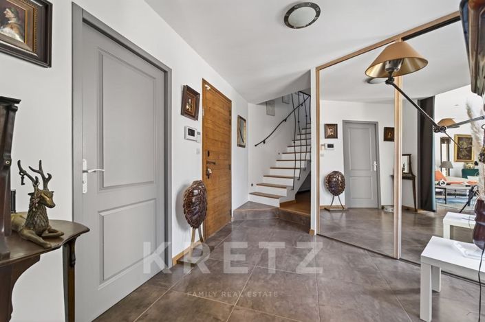 Image No.15-5 Bed House for sale