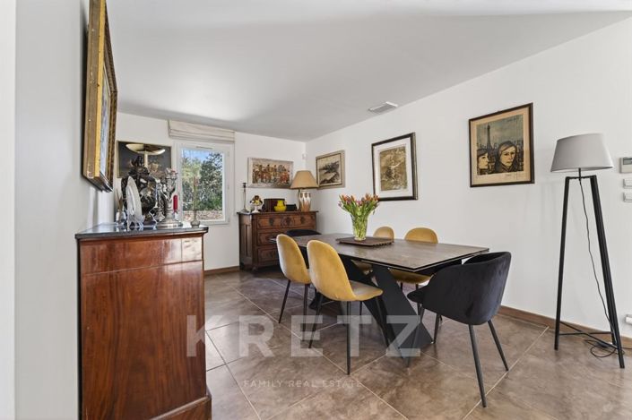 Image No.5-5 Bed House for sale