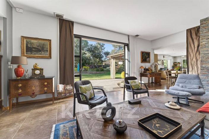 Image No.6-5 Bed House for sale