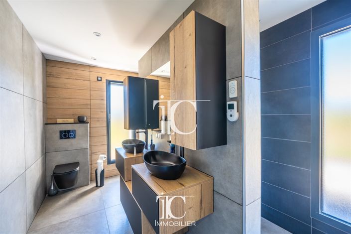 Image No.14-3 Bed House for sale