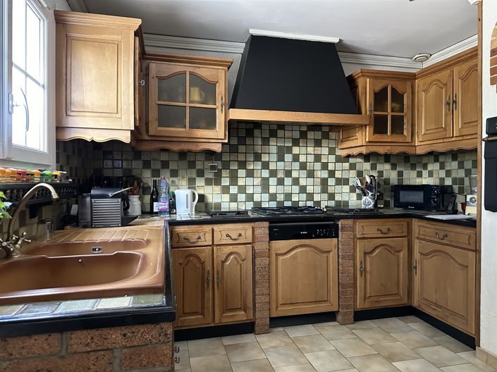 Image No.10-Maison de 5 chambres à vendre à Uzès