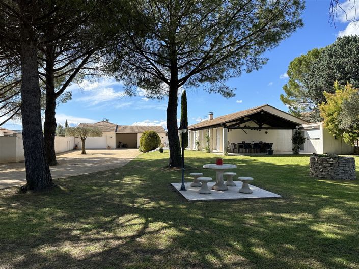 Image No.2-Maison de 5 chambres à vendre à Uzès