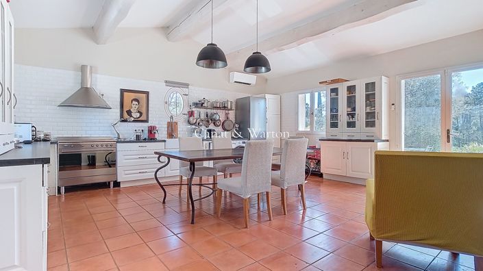 Image No.9-Propriété de 5 chambres à vendre à Le Muy