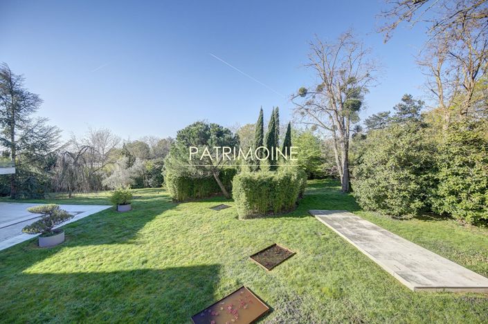 Image No.17-5 Bed House for sale
