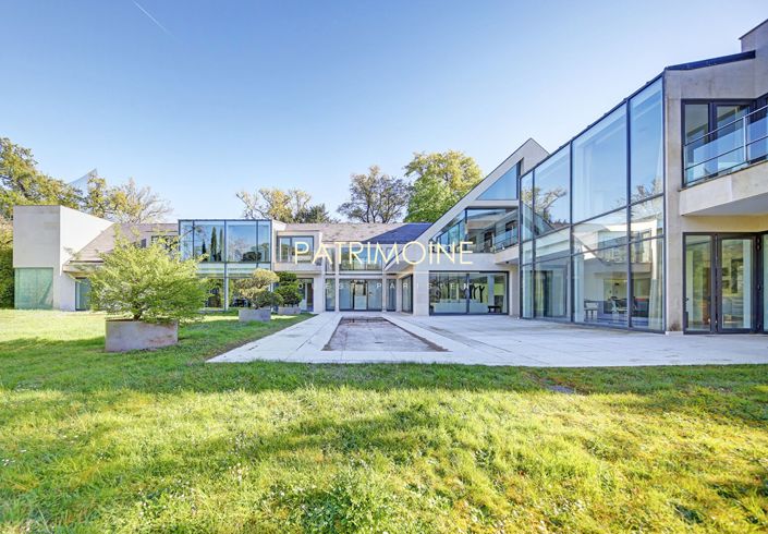 Image No.18-5 Bed Property for sale