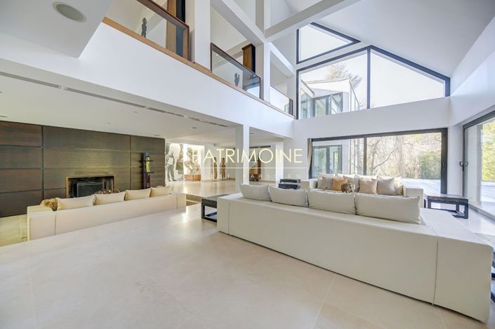 Image No.2-5 Bed Property for sale