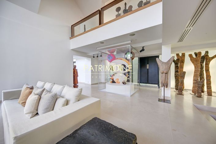 Image No.3-5 Bed House for sale