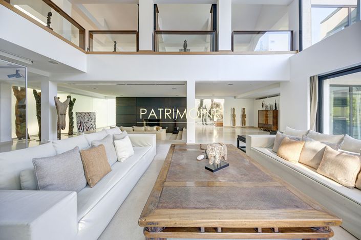 Image No.6-5 Bed Property for sale