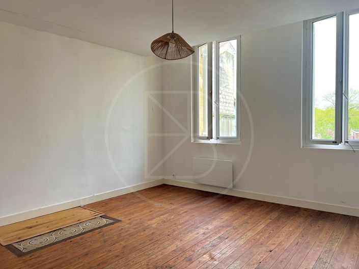 Image No.10-3 Bed House for sale