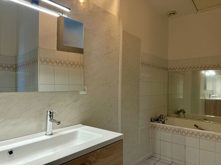 Image No.12-3 Bed House for sale