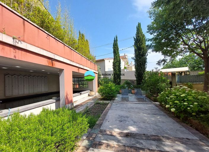 Image No.4-8 Bed House for sale