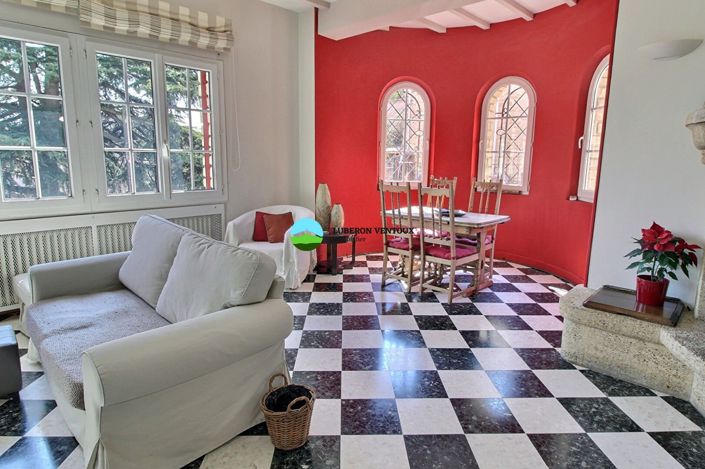 Image No.9-8 Bed House for sale