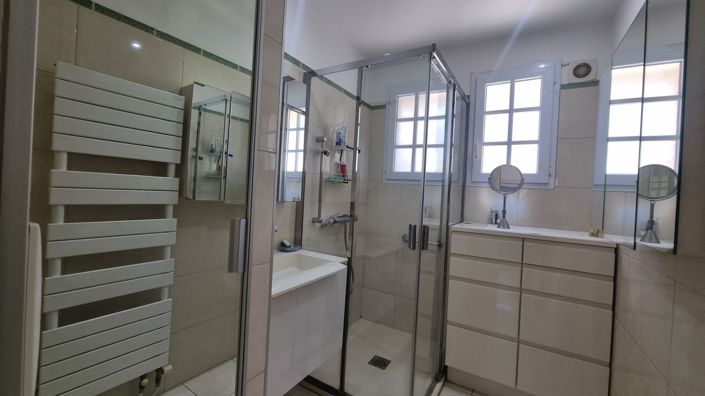 Image No.8-Maison de 4 chambres à vendre à Saint-Raphael