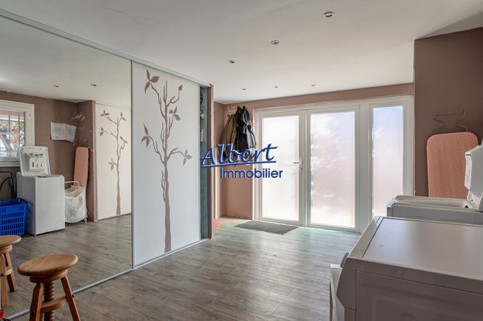 Image No.17-4 Bed House for sale