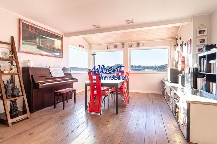 Image No.8-4 Bed House for sale